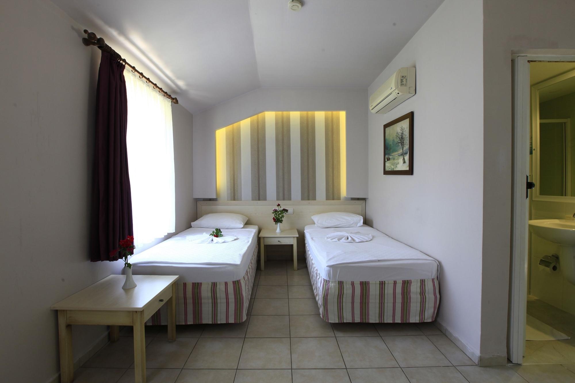 סייד Leda Beach Hotel מראה חיצוני תמונה